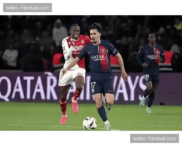 战术复盘：剖析里尔战胜巴黎一役，客队限制姆巴佩接球路线的防守策略