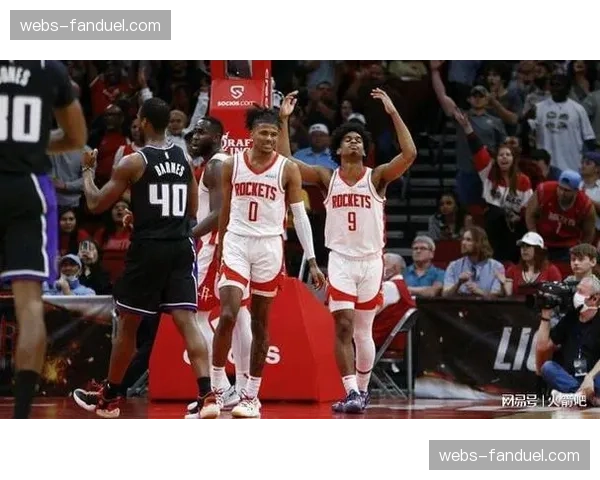 第三节花絮:国王主场灯光故障,比赛中断15分钟 第三节花絮:国王主场灯光故障,比赛中断15分钟